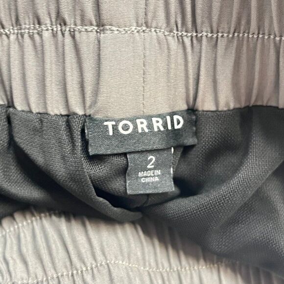 Torrid Gray Workout Shorts - Size 2X - Picture 4 of 4